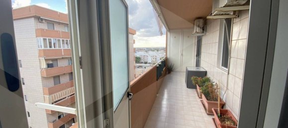 3-salle Appartement à Bari, Italy No. 20497 4