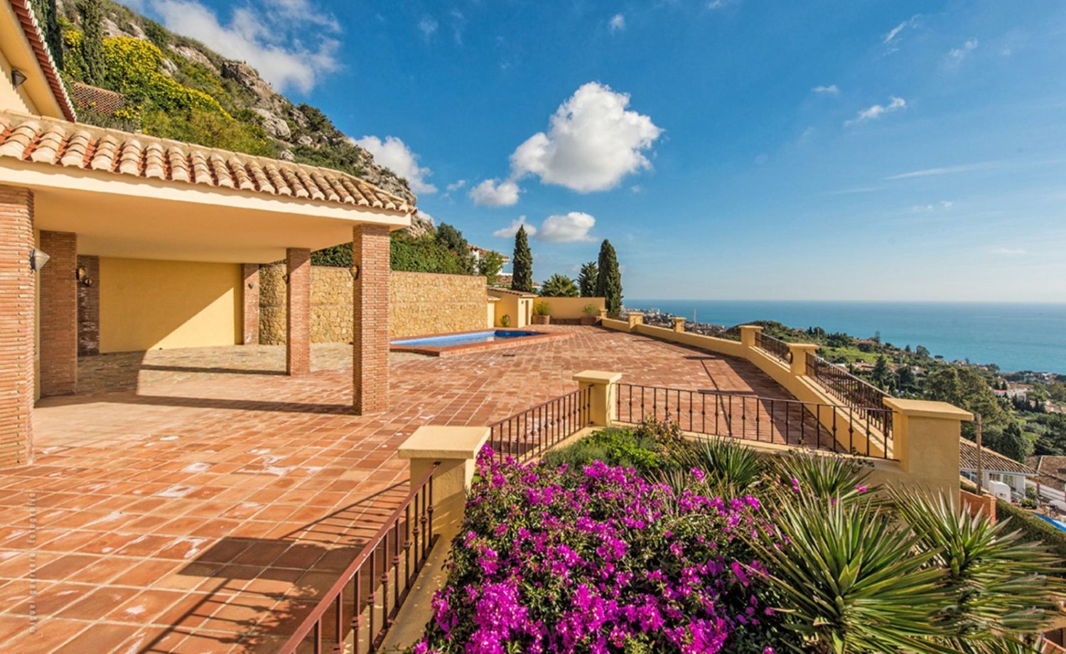 4 bedrooms Villa in Benalmadena, Spain No. 44798