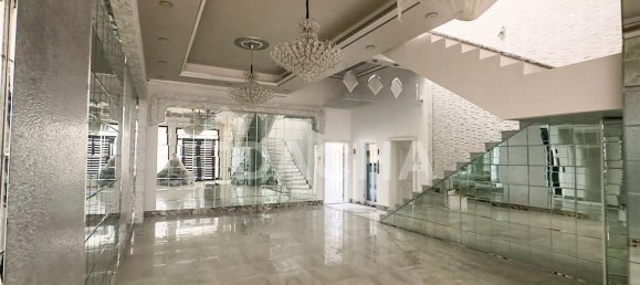 7 bedrooms Villa in Dubai, UAE No. 27434 2