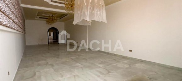 7 bedrooms Villa in Dubai, UAE No. 27434 6