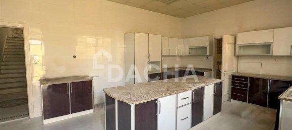 7 bedrooms Villa in Dubai, UAE No. 27434 16