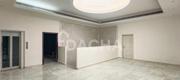 7 bedrooms Villa in Dubai, UAE No. 27434 11