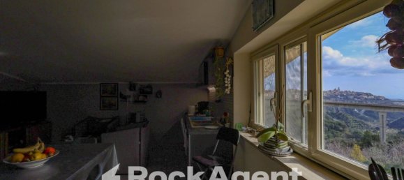 Квартира с 3 спальнями в Катандзаро, Италия № 271327 27