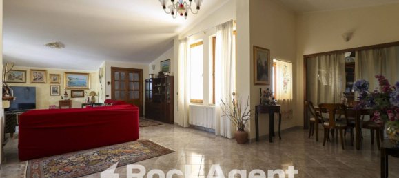 Квартира с 3 спальнями в Катандзаро, Италия № 271327 16