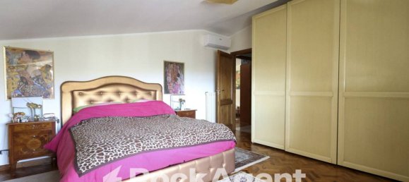 Квартира с 3 спальнями в Катандзаро, Италия № 271327 31