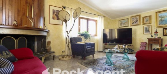 Квартира с 3 спальнями в Катандзаро, Италия № 271327 18