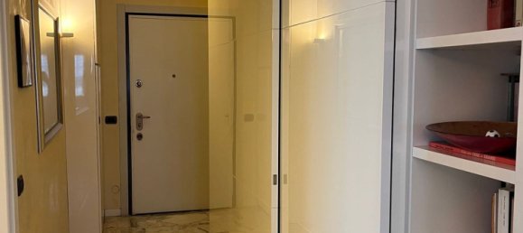 3 bedrooms Apartment in Milan, Italy No. 357843 4