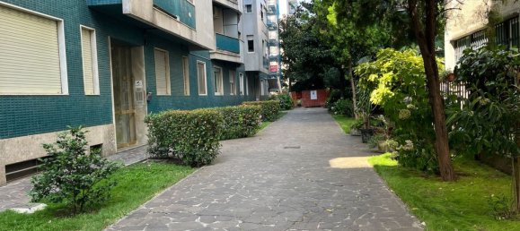 3 bedrooms Apartment in Milan, Italy No. 357843 3