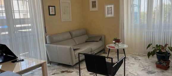 3 bedrooms Apartment in Milan, Italy No. 357843 5