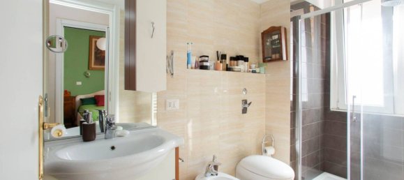 1 bedroom Apartment in Milan, Italy No. 323013 14