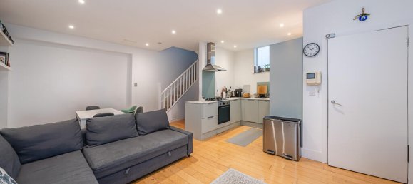 2 bedrooms Apartment in London, United Kingdom No. 14070 3