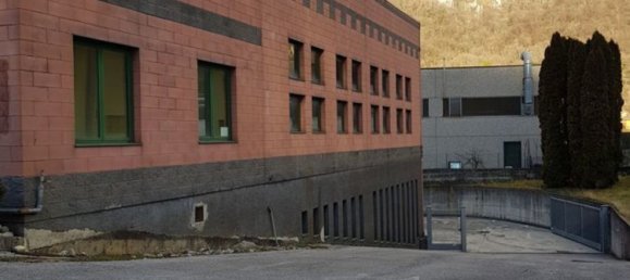 1200m² Warehouse in Castelmarte, Italy No. 181061 5