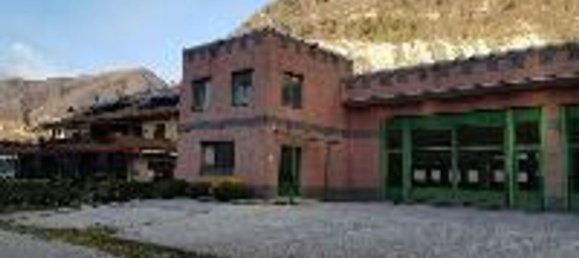 1200m² Warehouse in Castelmarte, Italy No. 181061 7