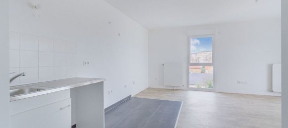 2 bedrooms Apartment in Champigny-sur-Marne, France No. 163148 2