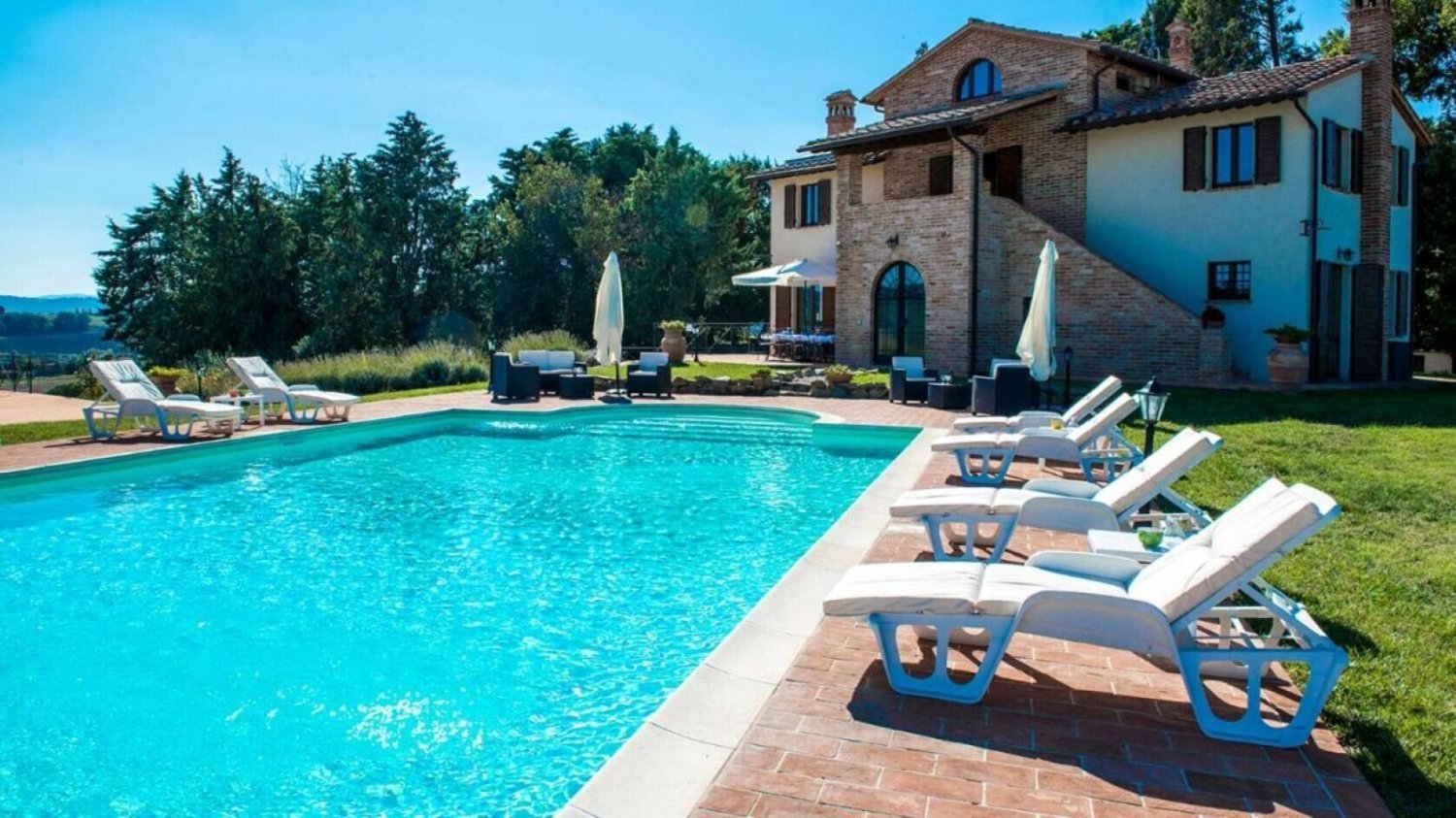 21 bedroom House in Castiglione del Lago, Italy No. 58477
