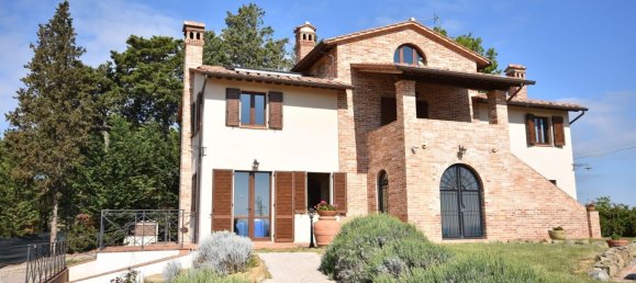 21 bedroom House in Castiglione del Lago, Italy No. 58477 5
