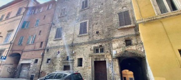 110m² Commercial property in Perugia, Italy No. 51643 3