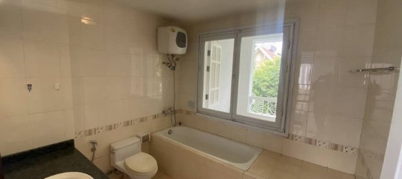 5 bedrooms Villa in Tay Ho, Vietnam No. 522 14