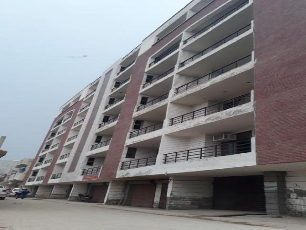 2 bedrooms House in Noida, India No. 19771