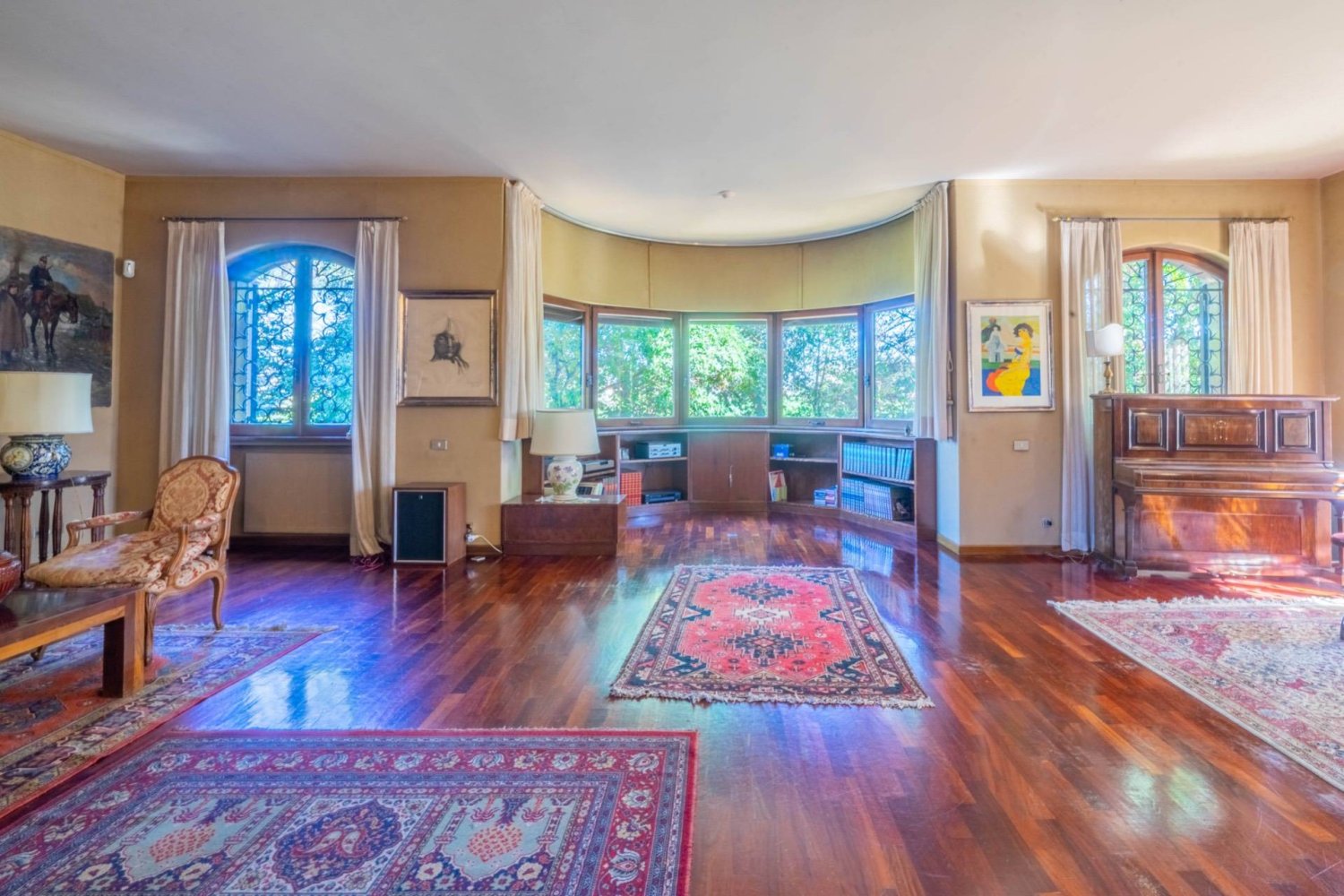 6 bedrooms Villa in Rome, Italy No. 107224