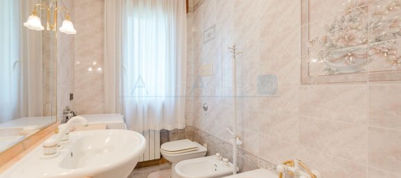 5 rooms Apartment in Mira, Italy No. 308040 28