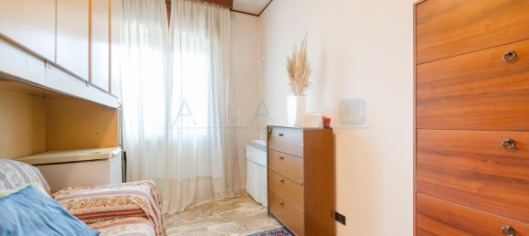 5 rooms Apartment in Mira, Italy No. 308040 16