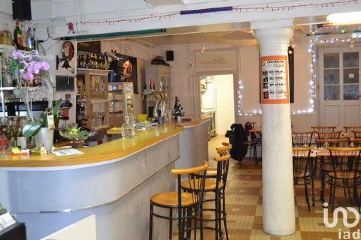 175m² Factory in Bressolles, France No. 20829