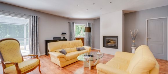 4 bedrooms House in Saint-Denis-de-Pile, France No. 285436 5