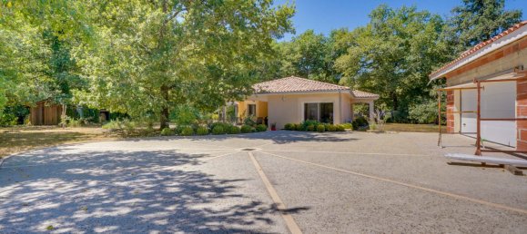 4 bedrooms House in Saint-Denis-de-Pile, France No. 285436 18