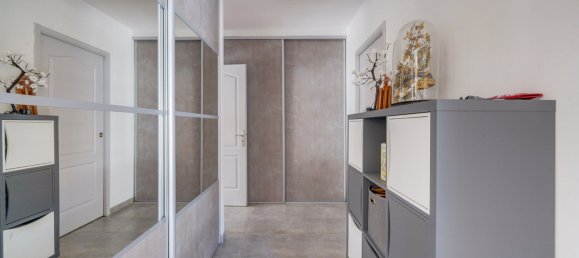 4 bedrooms House in Saint-Denis-de-Pile, France No. 285436 11