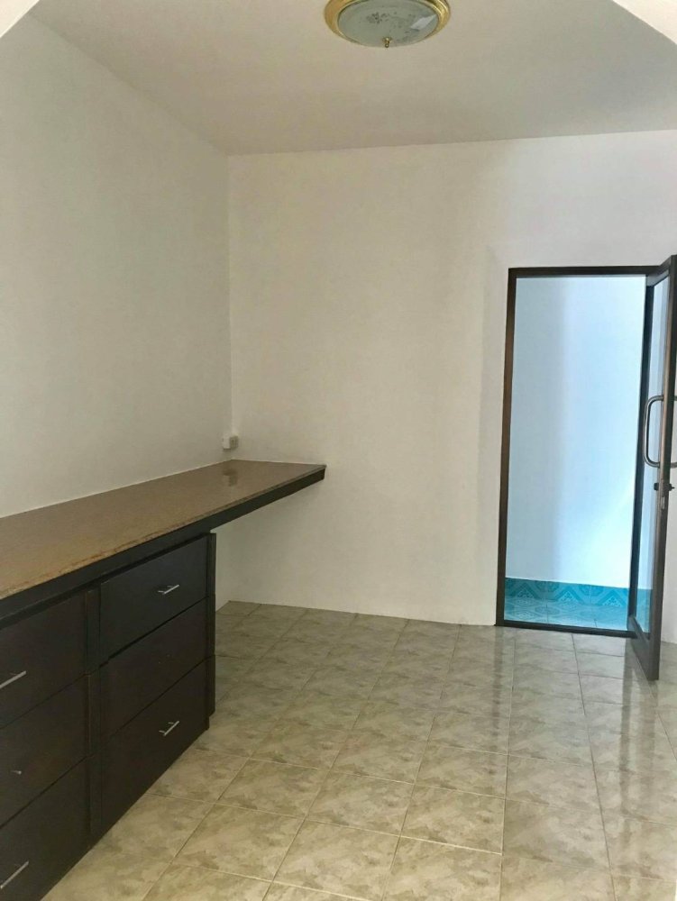 Café/restaurante de 3 dormitorios en Pattaya, Thailand No. 4106