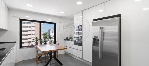 4 bedrooms Apartment in Lisbon, Portugal No. 248379 11