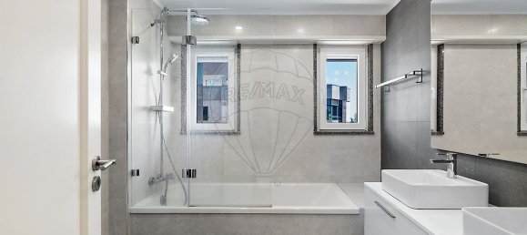 4 bedrooms Apartment in Lisbon, Portugal No. 248379 17