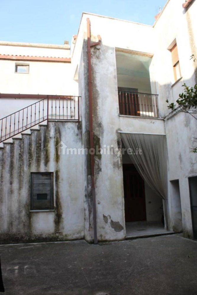 3 bedrooms House in Dugenta, Italy No. 262676