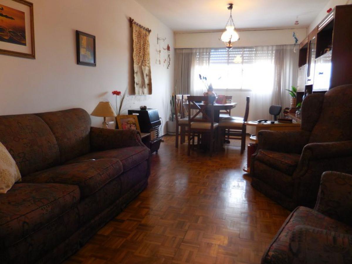 2 bedrooms Apartment in Montevideo, Uruguay No. 6037