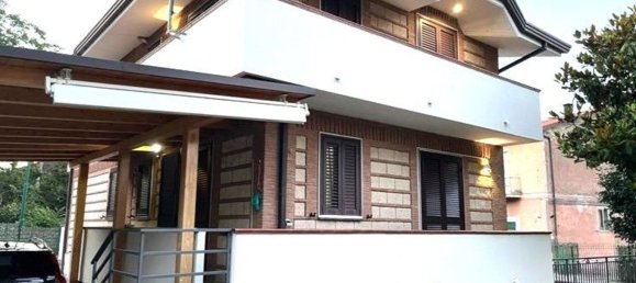 5 bedrooms Villa in Serino, Italy No. 372398 2