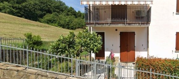 2 rooms Apartment in Toano, Italy No. 88238 2