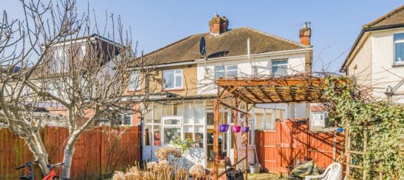 3 Schlafzimmer Haus in Enfield, United Kingdom, Nr. 13459 13