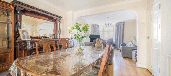 3 Schlafzimmer Haus in Enfield, United Kingdom, Nr. 13459 10