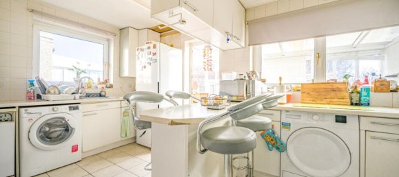 3 Schlafzimmer Haus in Enfield, United Kingdom, Nr. 13459 7