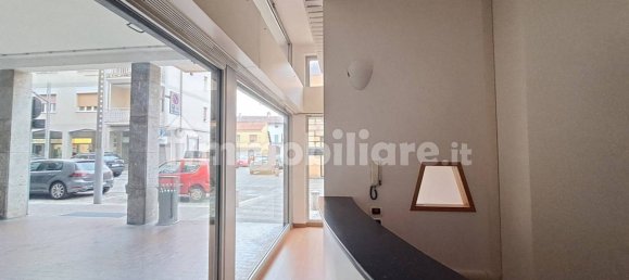 Oficina de 1 habitación en Trezzo sull'Adda, Italy No. 127707 12