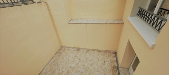 13 rooms Building in Dreux, France No. 90991 4