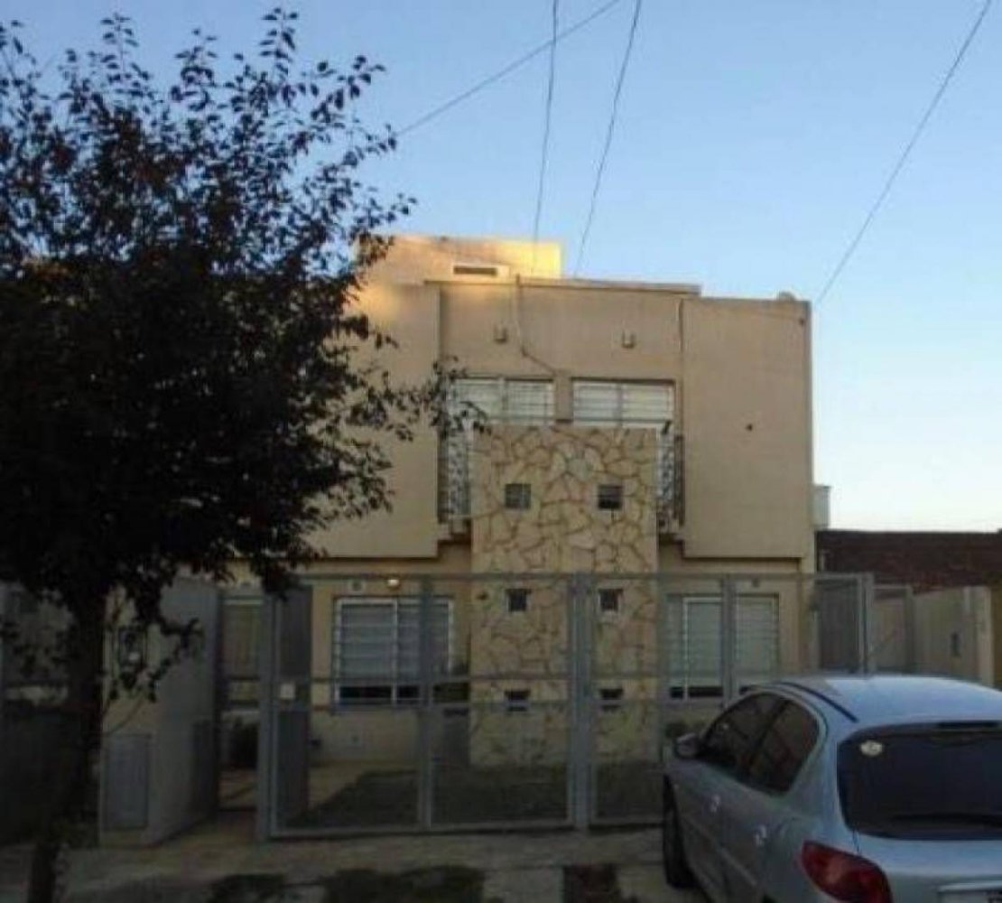 2 bedrooms House in Moron, Argentina No. 54606