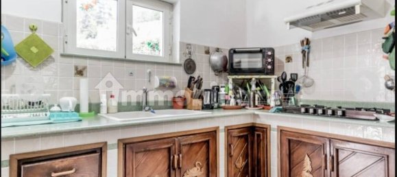 4 bedrooms Villa in Rignano Flaminio, Italy No. 330713 2