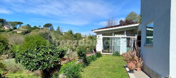 4 bedrooms Villa in Rignano Flaminio, Italy No. 330713 3