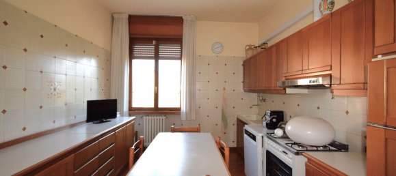 Квартира с 4 комнатами в Парма, Италия № 94415 3