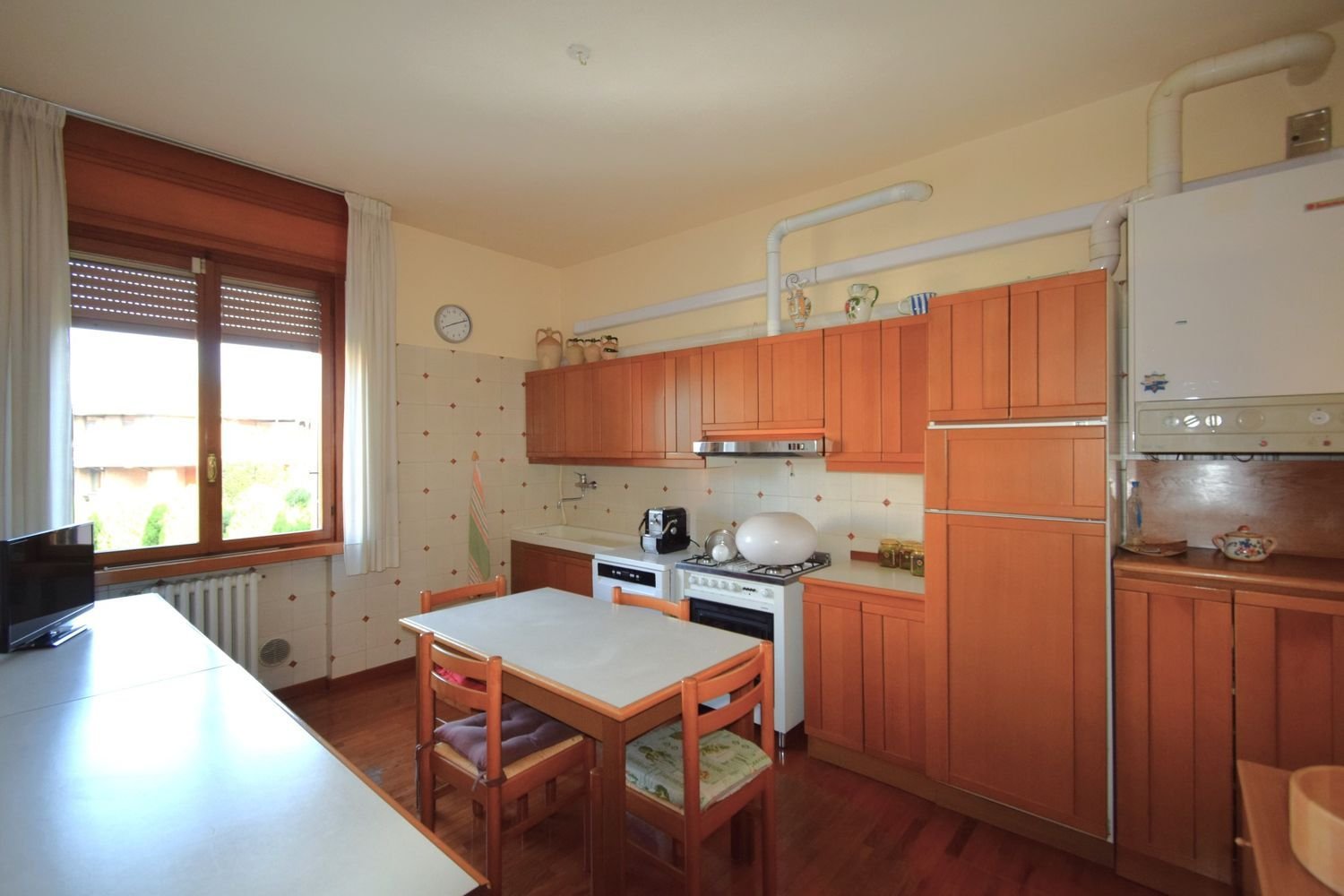 Квартира с 4 комнатами в Парма, Италия № 94415