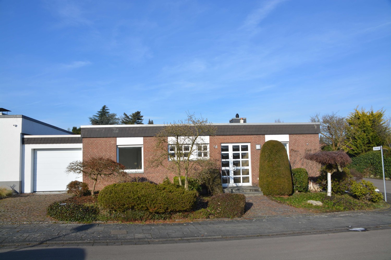 Bungalow de 3 dormitorios en Rhein-Erft, Germany No. 211941