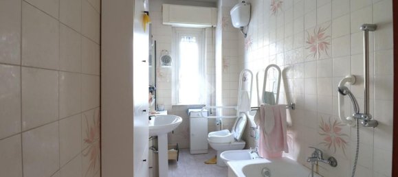 4 rooms Apartment in Terni, Italy No. 107693 8