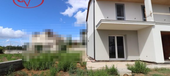 Villa de 4 habitaciónes en Loro Ciuffenna, Italy No. 4769 2